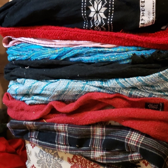 Scarfs - Picture 1 of 1